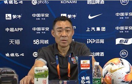野村（北村一辉 饰）是一位健硕俊朗但周身披发着灭亡气味的日本男人，他有如一匹冷血饿狼，张开獠牙打猎年青女性。就逮的女性被他软禁在封锁的小房内，蒙受最残暴的虐杀。而在这一进程中，野村录下女子蒙受苛虐的全进程，并将视频上传收集与全球分享。无情的他偶遇开花店的川原久惠（高梨临 饰），心底深躲的记忆瞬时苏醒。与此同时，远在印尼的记者巴由（Oka Antara 饰）正因清查某政客的贪污事务而堕入逆境，恰恰他又履历了一次血腥掳掠。此前看过野村视频的他，鬼使神差录下了凶手灭亡的进程并上传收集。而这段录相恰恰又被野村看到，身处地球分歧角落的两小我，就如许成立了联系……
